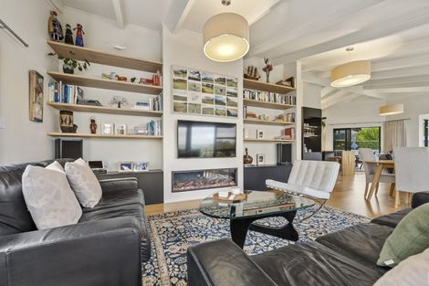 Photo of property in 2/27 Churchill Road, Murrays Bay, Auckland, 0630