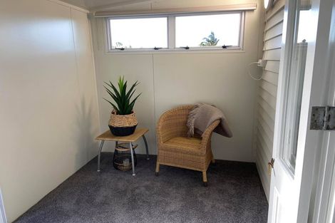 Photo of property in 8 Le Roy Terrace, Birkenhead, Auckland, 0626