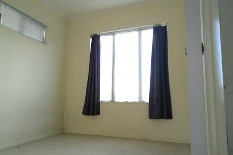 Photo of property in 130 Edgewater Drive, Pakuranga, Auckland, 2010
