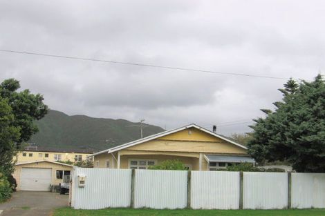 Photo of property in 2 Pitt Street, Moera, Lower Hutt, 5010