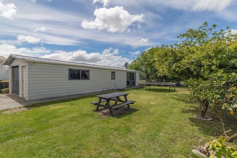 Photo of property in 50 Pipiroa Road, Ngatea, 3503