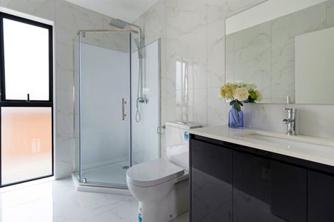 Photo of property in 4035f Great North Road, Glen Eden, Auckland, 0602