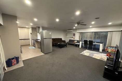 Photo of property in 58 Cyclarama Crescent, Massey, Auckland, 0614