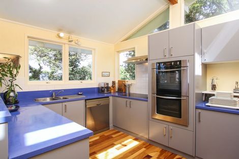 Photo of property in 47 Takahe Road, Titirangi, Auckland, 0604