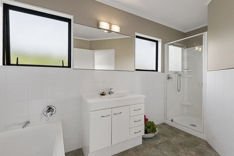 Photo of property in 2/29 Stanley Avenue, Milford, Auckland, 0620