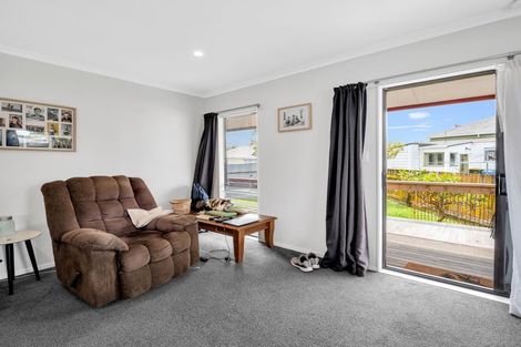 Photo of property in 19a Victoria Street, Levin, 5510