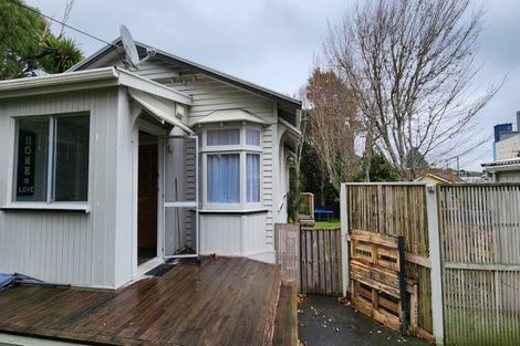Photo of property in 6 Peace Avenue, Moturoa, New Plymouth, 4310