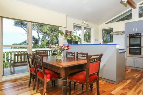 Photo of property in 47 Takahe Road, Titirangi, Auckland, 0604