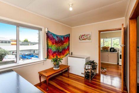 Photo of property in 32 Elizabeth Place, Ferndale, New Plymouth, 4310