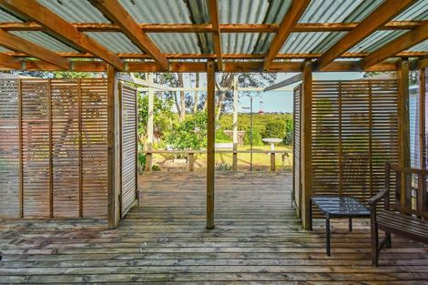 Photo of property in 14 Seaward Place, Wattle Downs, Auckland, 2103