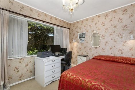 Photo of property in 2 Golf Road, Heretaunga, Upper Hutt, 5018