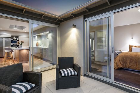 Photo of property in 17 Cornwall Street, Vauxhall, Dunedin, 9013