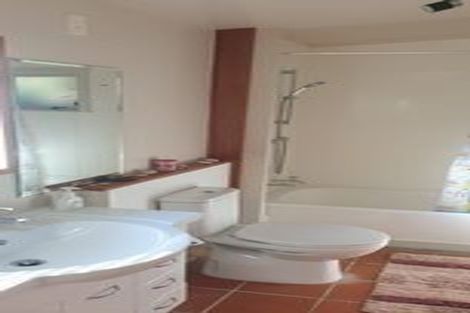 Photo of property in 28 Compton Street, Hillcrest, Auckland, 0627