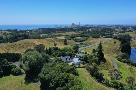 Photo of property in 529 South Road, Omata, New Plymouth, 4374