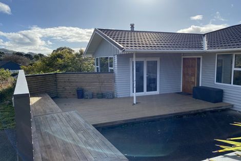 Photo of property in 17 Mascot Street, Tawa, Wellington, 5028