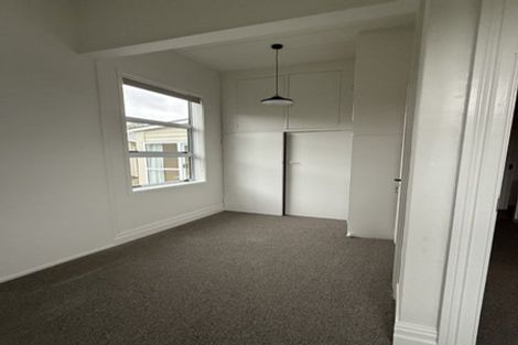 Photo of property in 17 Momona Road, Greenlane, Auckland, 1051