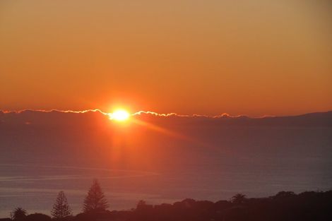 Photo of property in 1/79 Knights Road, Rothesay Bay, Auckland, 0630