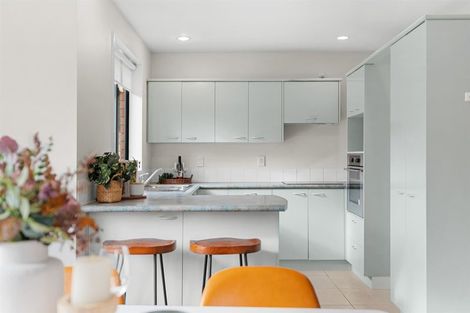 Photo of property in 32 Berkshire Drive, Avonhead, Christchurch, 8042