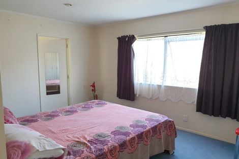 Photo of property in 1/42 Brains Road, Kelston, Auckland, 0602