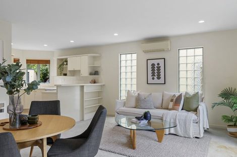 Photo of property in 2/28 Derby Street, St Albans, Christchurch, 8014