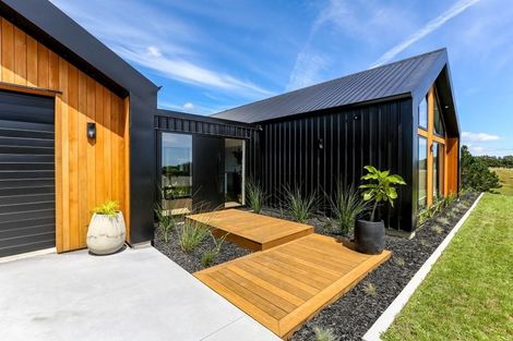 Photo of property in 594 Mangorei Road, Mangorei, New Plymouth, 4371