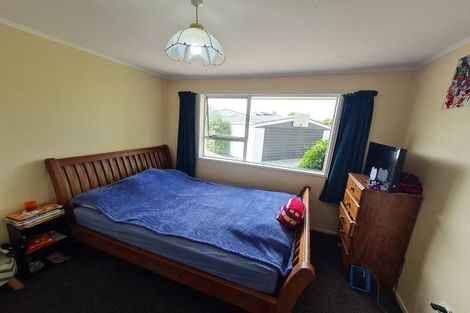Photo of property in 18 Tamarisk Place, Parklands, Christchurch, 8083