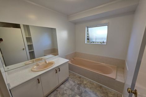 Photo of property in 11 Commodore Avenue, Flagstaff, Hamilton, 3210