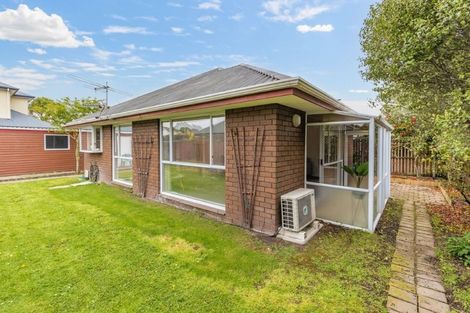 Photo of property in 2/21 Wharenui Road, Upper Riccarton, Christchurch, 8041