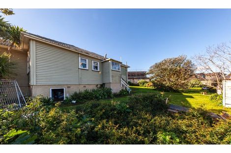 Photo of property in 4 Kallu Crescent, Mount Roskill, Auckland, 1041