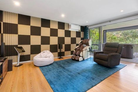 Photo of property in 9 Kahikatea Close, Campbells Bay, Auckland, 0630