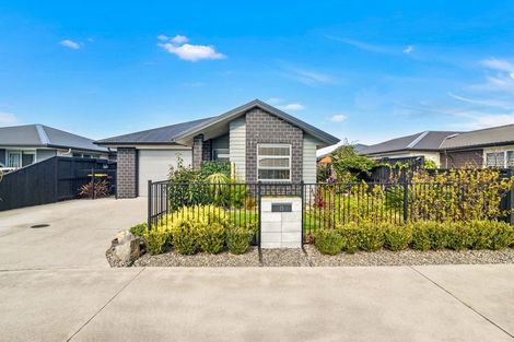 Photo of property in 23 Royal Crescent, Papamoa, 3118