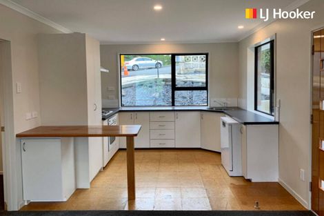 Photo of property in 32 Tomkins Street, Green Island, Dunedin, 9018