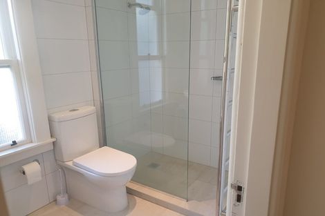 Photo of property in Inverleith Apartments, 5/306 Oriental Parade, Oriental Bay, Wellington, 6011