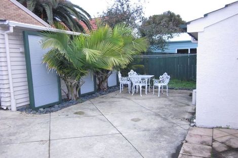 Photo of property in 1298 Dominion Road, Mount Roskill, Auckland, 1041