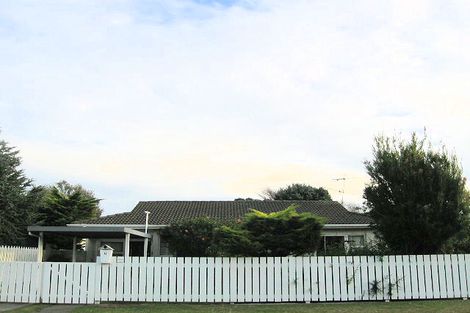 Photo of property in 13 Greenwood Place, Paraparaumu, 5032