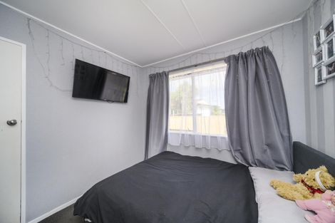 Photo of property in 28 Branigan Parade, Kelvin Grove, Palmerston North, 4414