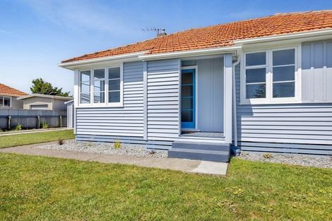 Photo of property in 2 Waihi Road, Hawera, 4610