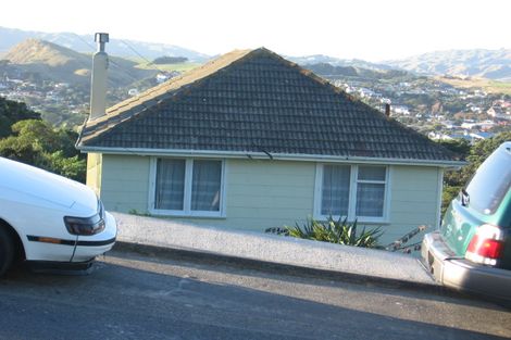 Photo of property in 16 Pikarere Street, Titahi Bay, Porirua, 5022