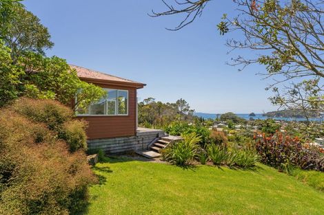 Photo of property in 92 Hahei Beach Road, Hahei, Whitianga, 3591