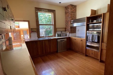 Photo of property in 16 Talavera Terrace, Kelburn, Wellington, 6012