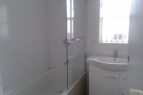 Photo of property in 52 Dale Crescent, Pakuranga, Auckland, 2010