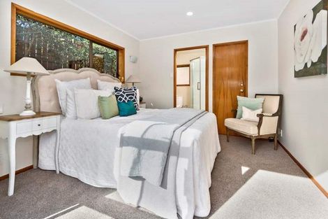 Photo of property in 17 Voltaire Court, Botany Downs, Auckland, 2010