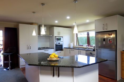 Photo of property in 11 Victoria Street, Coromandel, 3506