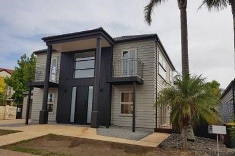 Photo of property in 6 Mansion Court, West Harbour, Auckland, 0618