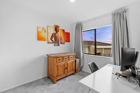 Photo of property in 2/2 Crosby Road, West Harbour, Auckland, 0618