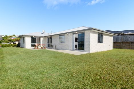 Photo of property in 23 Fairfax Crescent, Pyes Pa, Tauranga, 3112