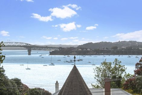 Photo of property in 41 Stanley Point Road, Stanley Point, Auckland, 0624