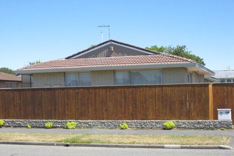 Photo of property in 2/93 Cottonwood Street, Parklands, Christchurch, 8083