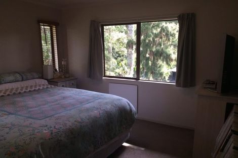 Photo of property in 30a Brunton Place, Glenfield, Auckland, 0629