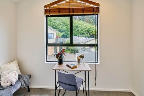 Photo of property in 5 Bishops Glen, Tawa, Wellington, 5028